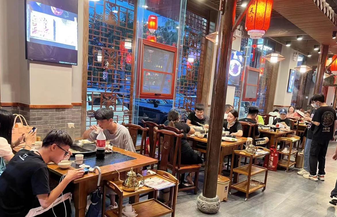 開火鍋店，自營好還是加盟好？